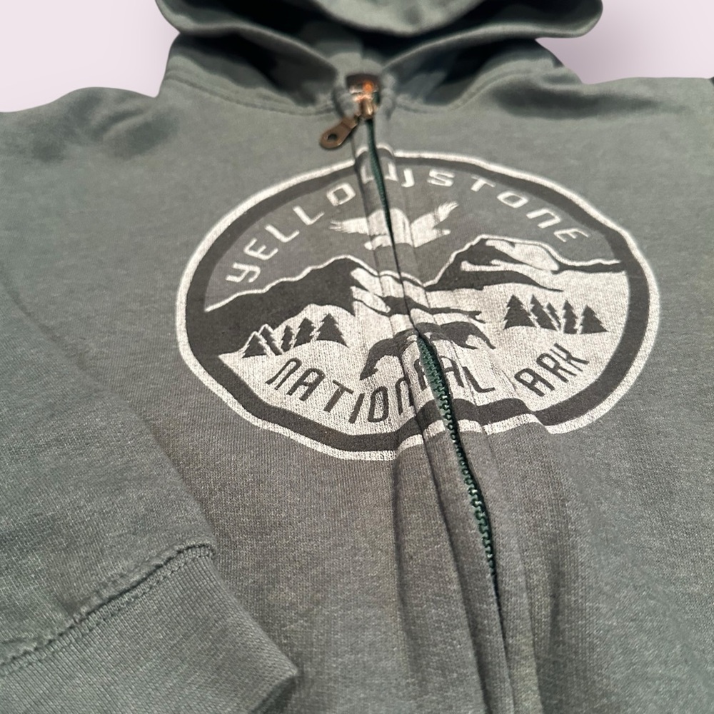 Kids Forest Green Zip Front Hoodie with Yellowstone National Park Graphic Sz 6/8 - Picture 3 of 6